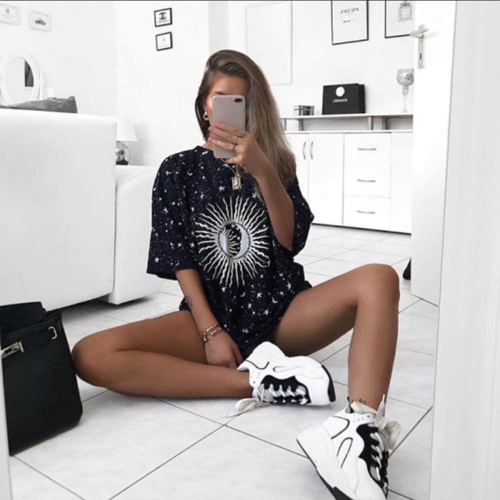 graphic fashion tee